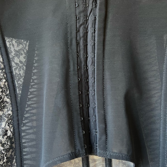 Chantal Thomass Lace Corset - Picture 12 of 13